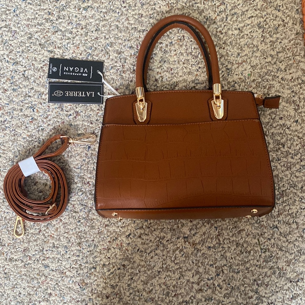 La Terre Brand New Vegan Leather Purse